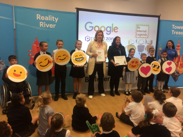 •	Amber is pictured at the Be Internet Legends assembly with pupils from Rye Community Primary School.